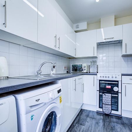 Spacious Urban Apartment In Croydon Extérieur photo